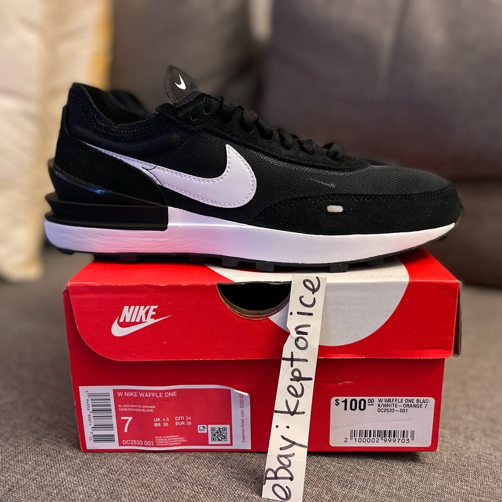 Womens Nike Waffle One sz 7 Black White Orange DC2533-001 MSRP $100